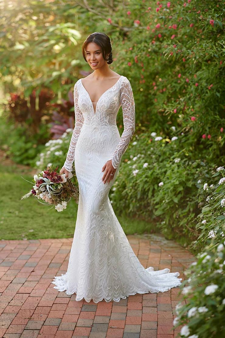 Essense of Australia Trunk Show Main Image