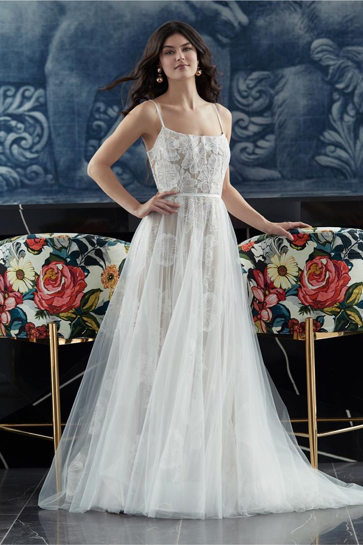 5 Fall Bridal Looks We Are Obsessed With Image