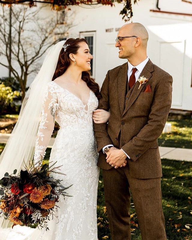 Bride in white Hayley Paige dress