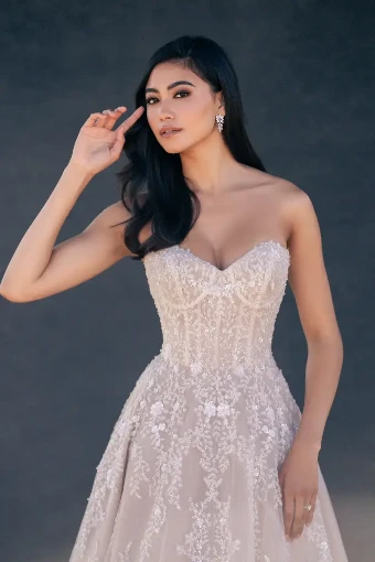 Allure Couture Style #C720 #1 Mocha/Champ/IV thumbnail