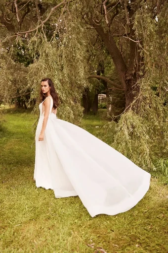 Paloma Blanca Style #P5087 #1 Natural thumbnail
